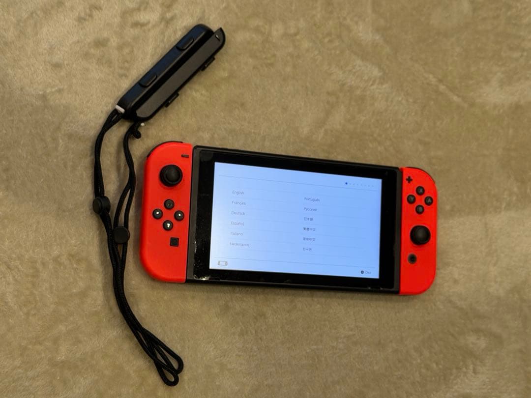Nintendo Switch 本体 赤ストラップ付き Nintendo Switch Joy-Conの汎用ストラップ コントローラーグリップ 2個