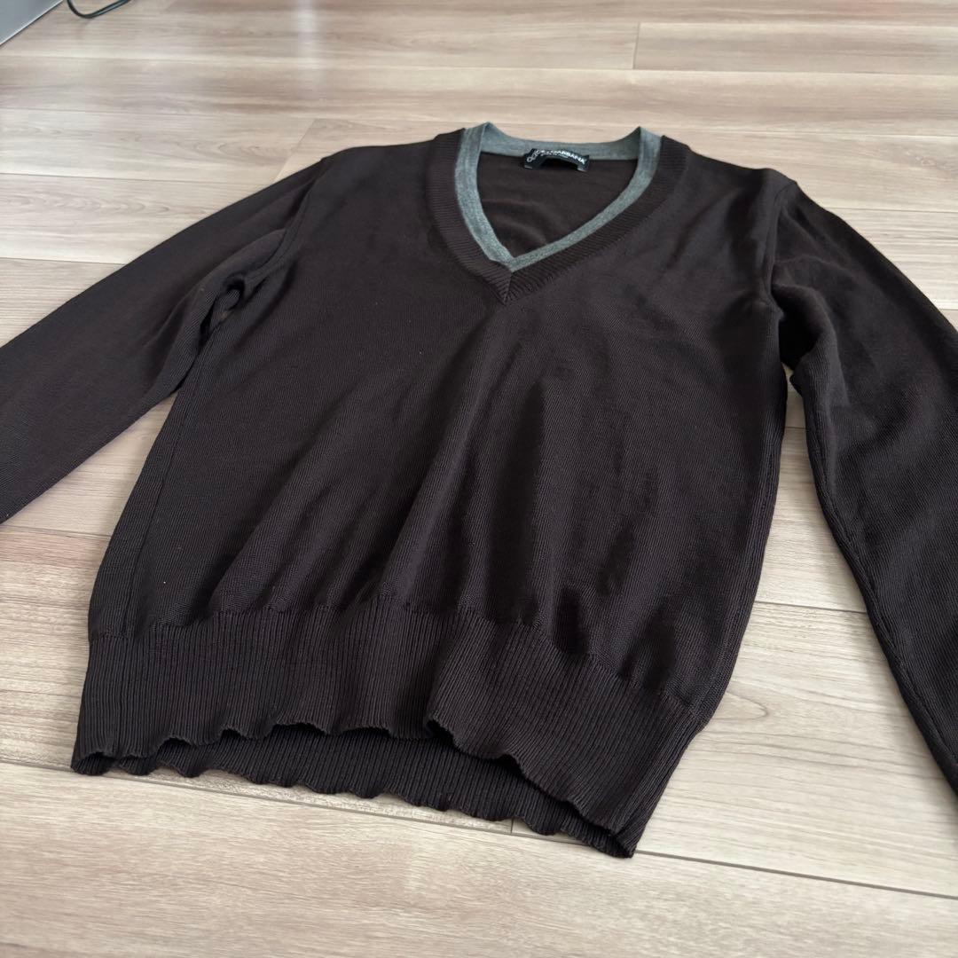 Dolce & Gabbana ダークブラウン Vネックニットサイズ46 - メルカリ