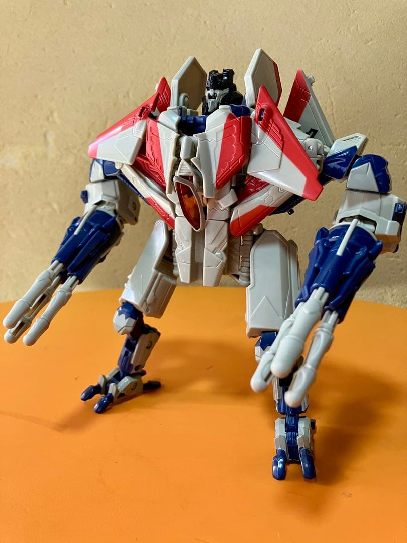 STARSCREAM(スタースクリーム) ハズブロ　トランスフォーマー STARSCREAM（スタースクリーム）