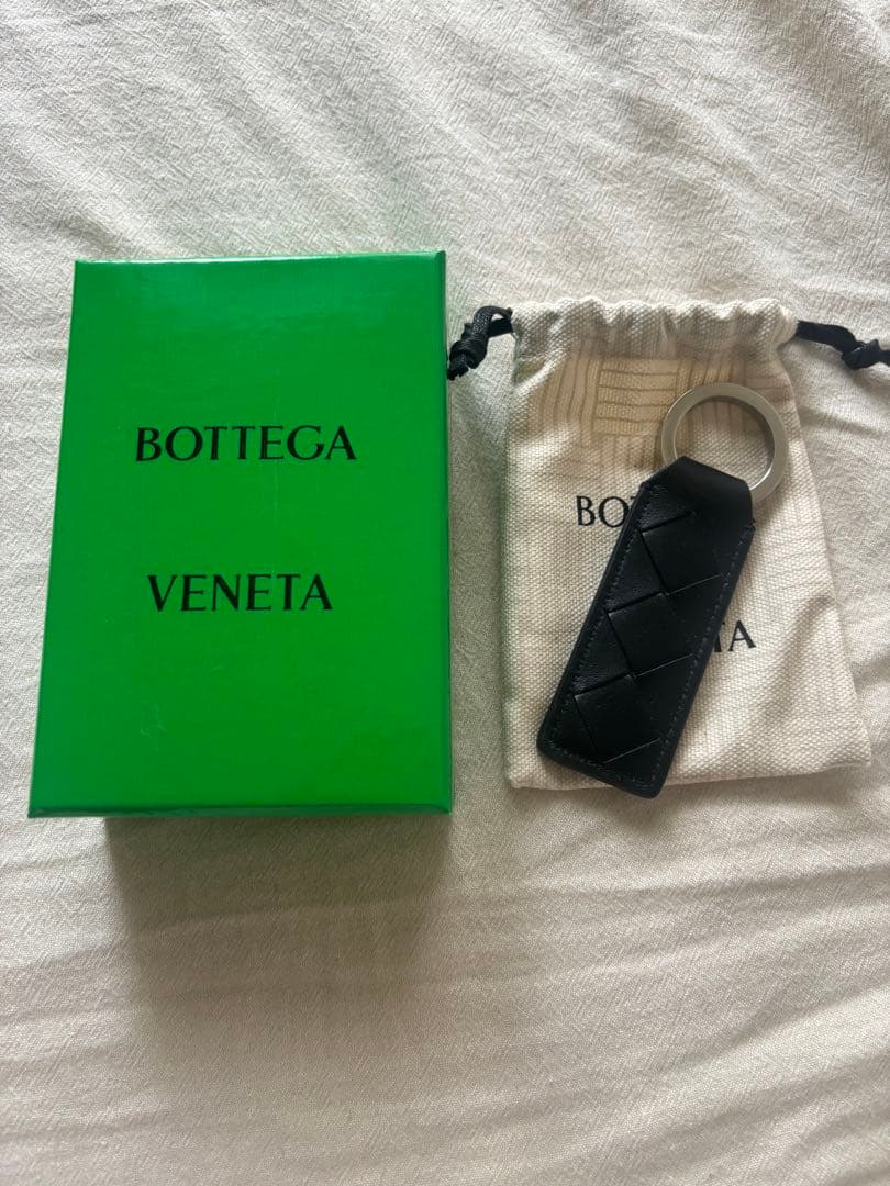 Bottega Veneta 黒 レザー キーホルダー BOTTEGA VENETA（ボッテガ・ヴェネタ） キーリング 651820 V0HW1