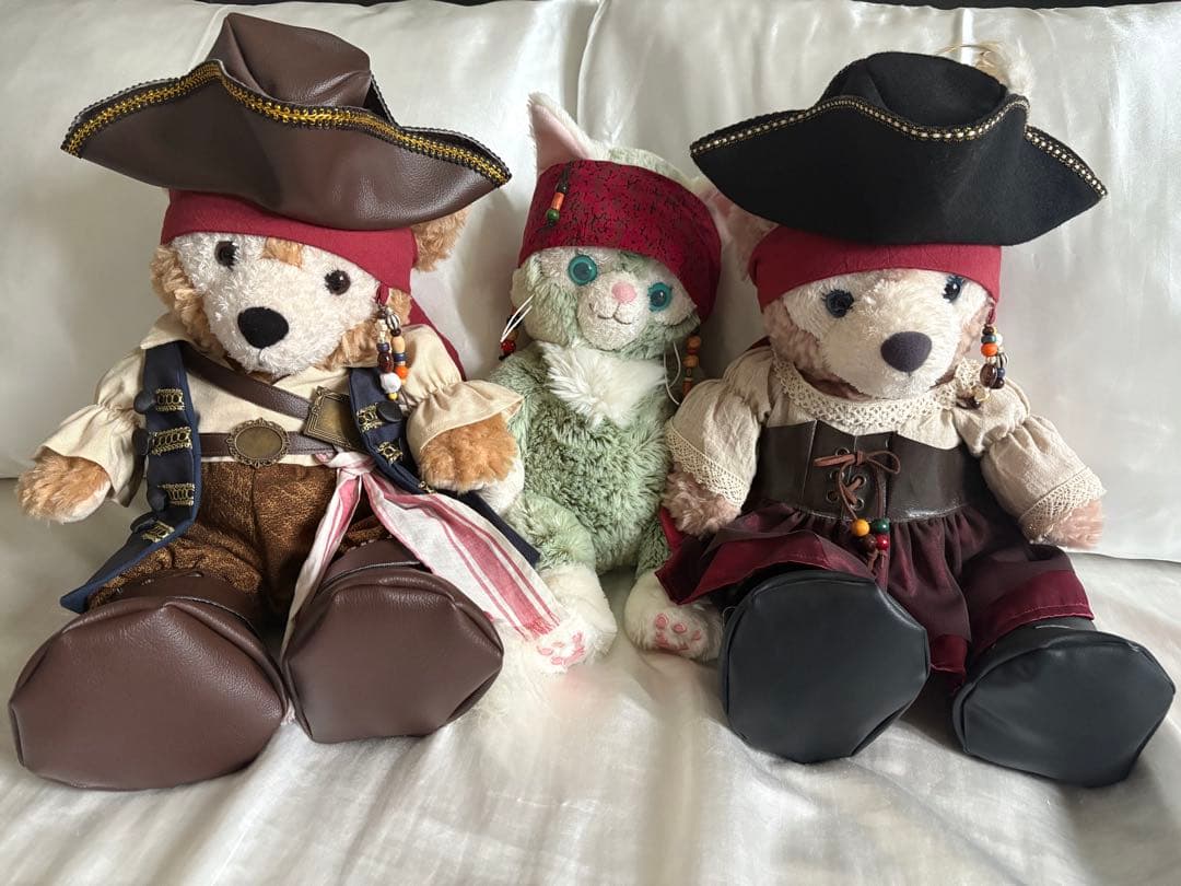ディズニーパイレーツ 衣装付ぬいぐるみ3体セット ハロウィン ハロウィーンカラーのミッキー＆ミニー！ディズニーストアDisney