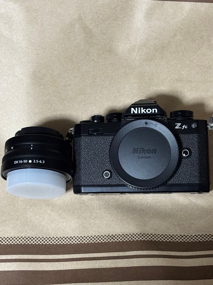 ニコン Nikon Z fc レンズキット ショット数 約4000回 ヨドバシ.com - ニコン NIKON Z fc 16-50 VR SLレンズキット シルバー