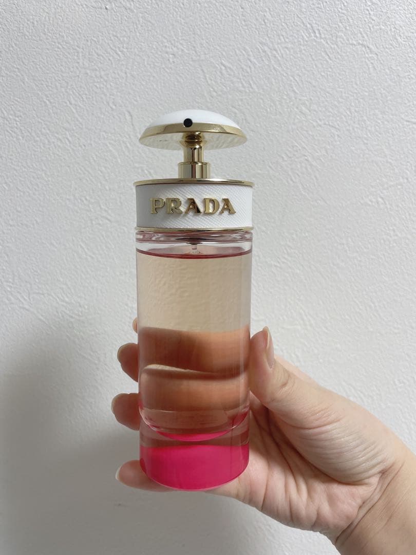 PRADA キャンディキス 80ml 廃盤 ほぼ未使用 残量9割以上 箱あり PRADA キャンディキス 80ml 廃盤 ほぼ未使用 残量9割以上 箱あり