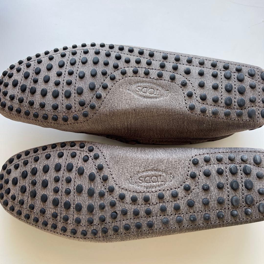 Tod's グレーブラウン モカシン 7.5 ドライビングシューズ - メルカリ