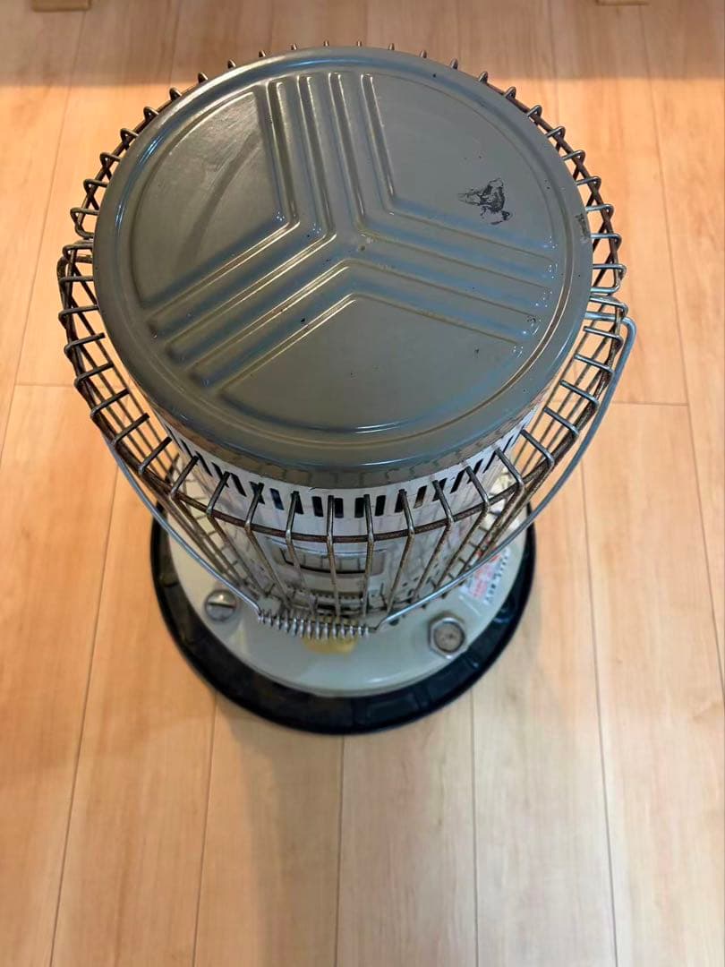 TOYOTOMI White Clean ストーブKS-67D 現状品 TOYOTOMI（トヨトミ） 対流型 石油ストーブ 【コンクリート24畳~木造17