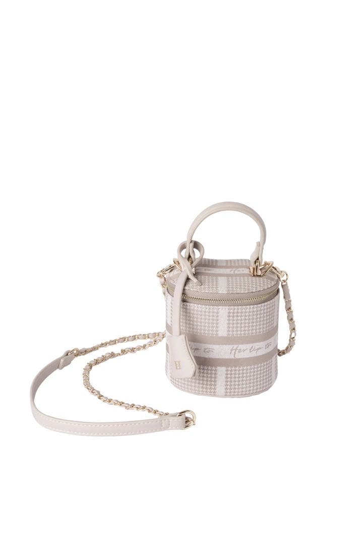 HLT Jacquard Mini Vanity Bag ピンク HLT Jacquard Vanity BagとMiniのnude pink🎀 サイズ感の比較と荷物