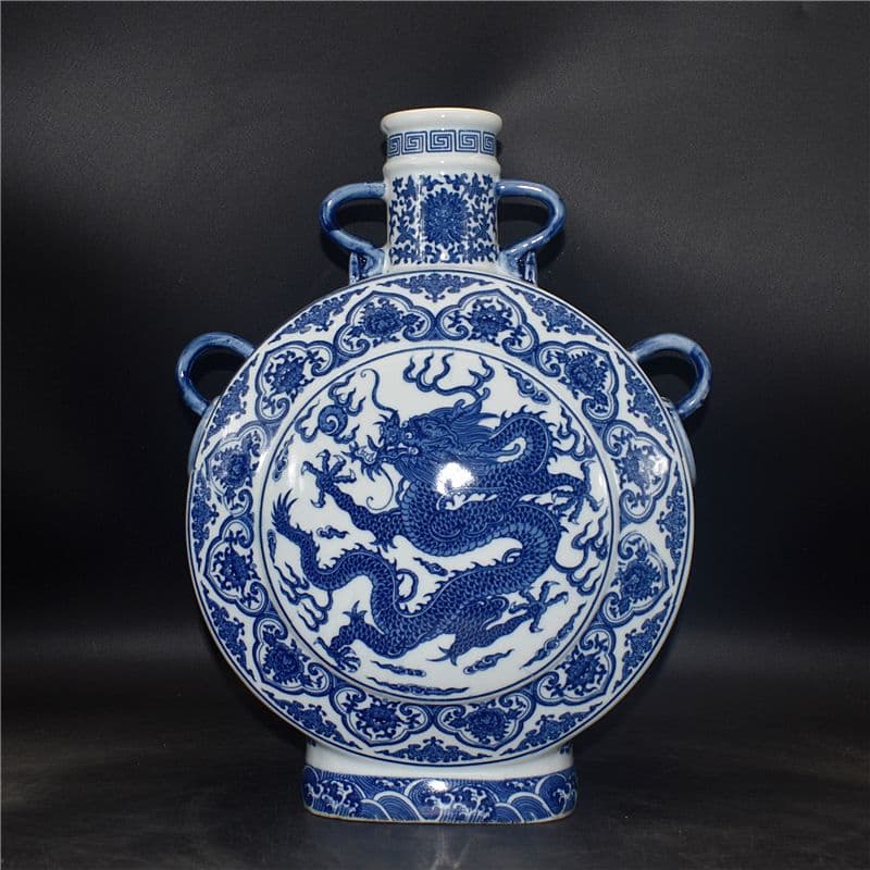 清乾隆青花開窓龍鳳呈祥福寿抱月瓶 景徳鎮 陶磁器 装飾品 現代工芸品美術品 置物 清乾隆青花開窓龍鳳呈祥福寿抱月瓶 景徳鎮 陶磁器 装飾品 現代工芸品
