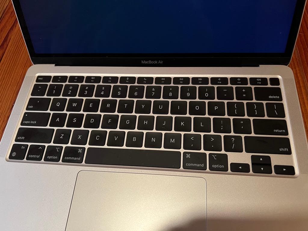 (傷なし美品）M1 MacBookAir US配列 13.3 8GB/256GB 13-inch MacBook Air M1 8-Core CPU 7-Core GPU 8GB 256GB MGN93LL/A