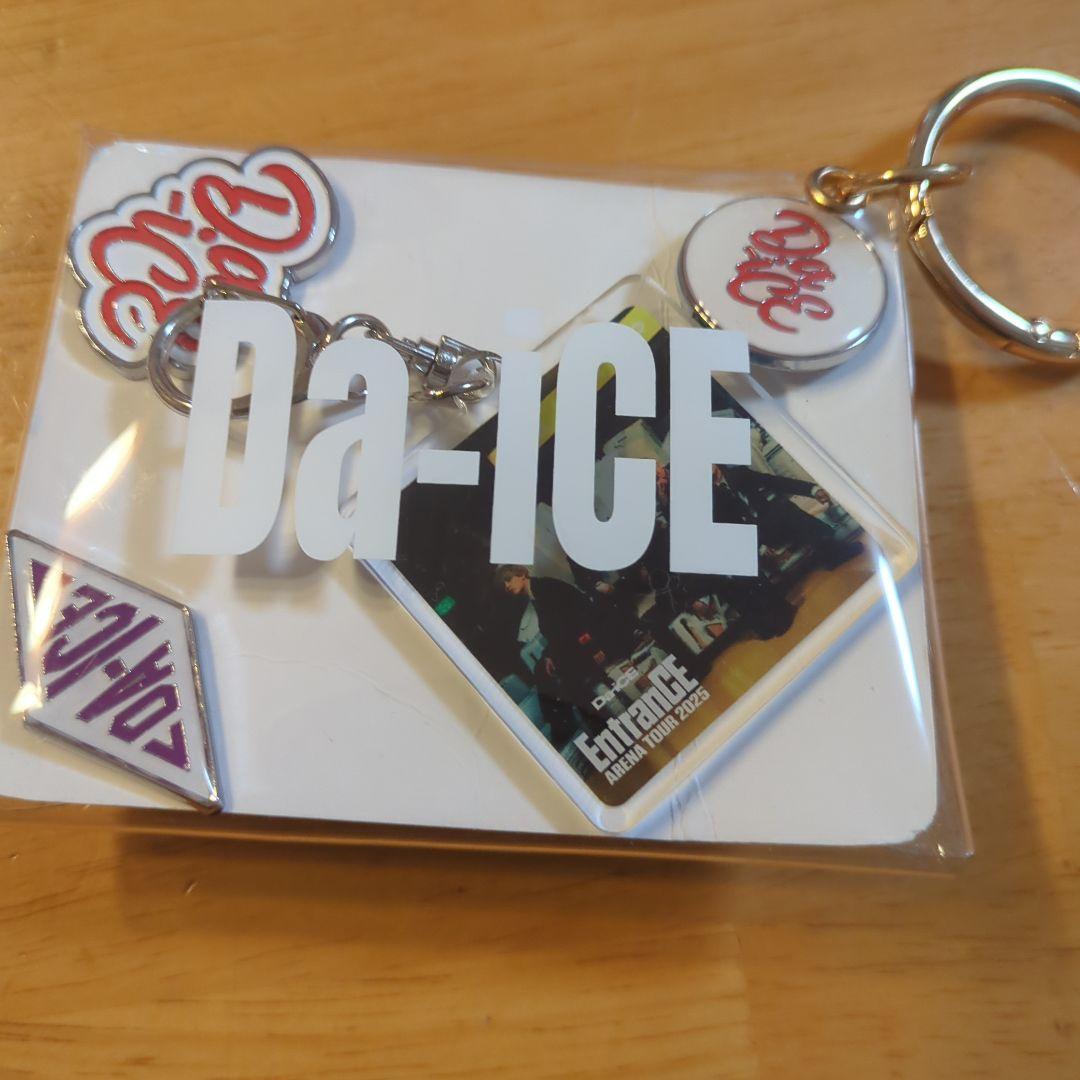 Da-iCE ロゴピンバッジ 6個セット - メルカリ