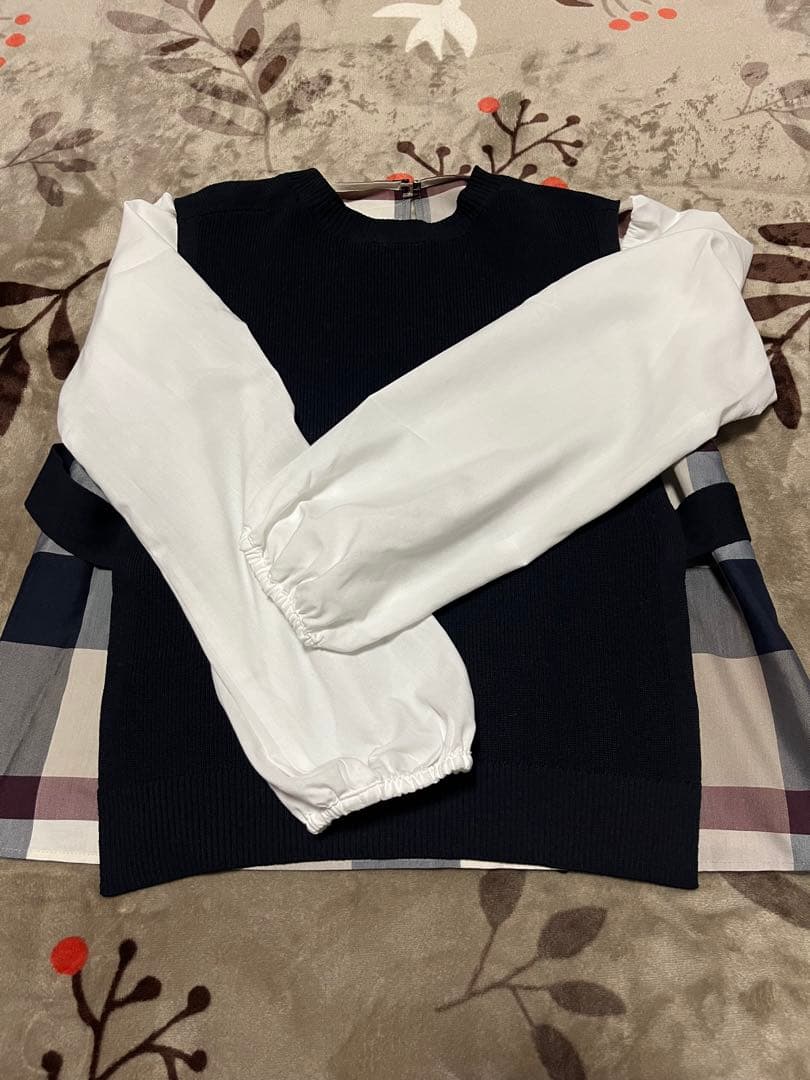 ブルーレーベルクレストブリッジ38ブラウス＋黒ニットベストキレイ目 ブルーレーベルクレストブリッジ BLUE LABEL CRESTBRIDGE ブラウス付き