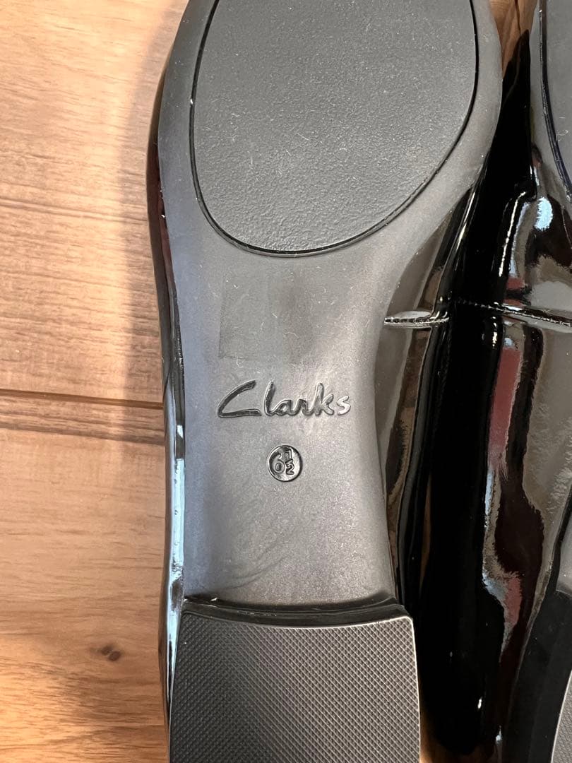 26cm】新品Clarks エナメルフラットシューズ レディース 大きいサイズ