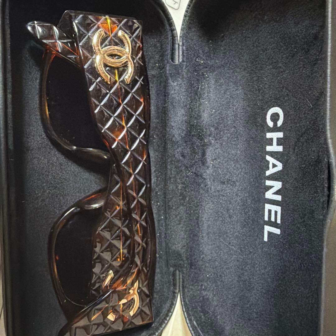 CHANEL ブラウン サングラス キルティングデザイン CHANEL Sunglasses: Pilot Sunglasses, acetate, tweed & leather