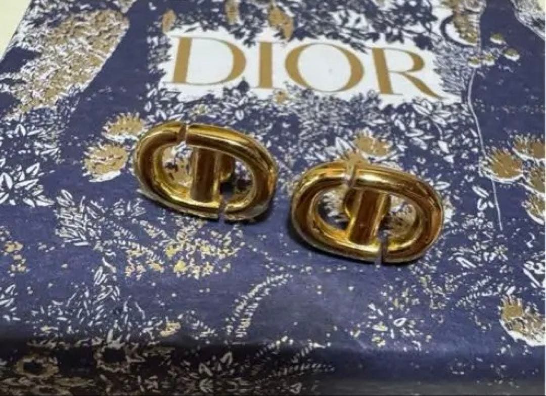 ら*と様 Dior ゴールド ピアス(両耳用) 箱無し 楽天市場】ディオール ピアス レディース dior PETIT CD プチ ペア 両
