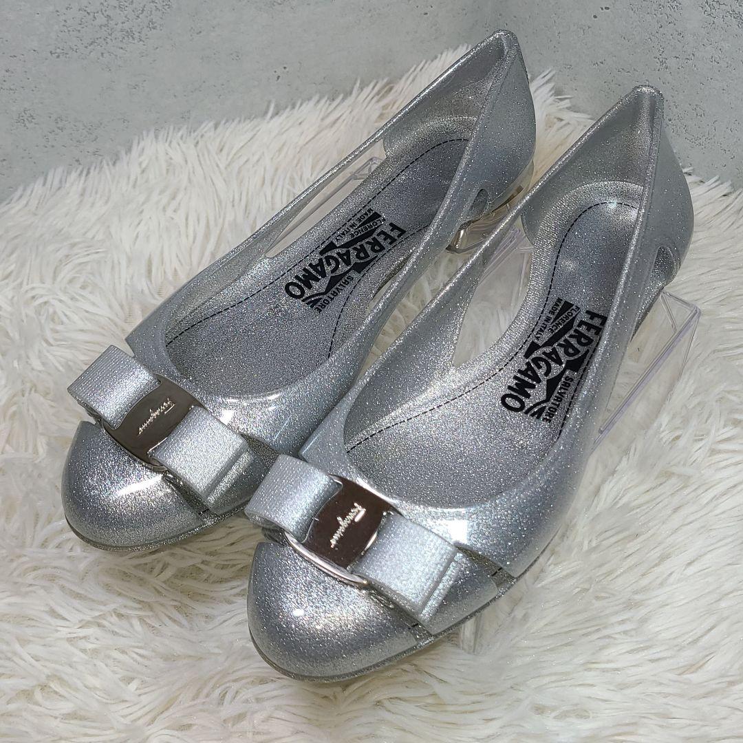 【Ferragamo】ヴァラ　ラバーフラットシューズ　レインパンプス Ferragamo】ヴァラ ラバーフラットシューズ レインパンプス
