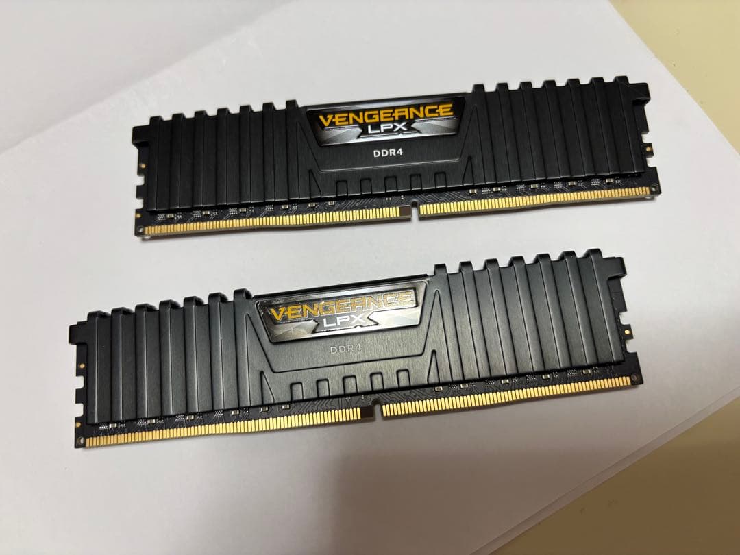 デスクトップPC用メモリ　CORSAIR DDR4-32GB [16GB×2枚] Amazon | CORSAIR DDR4-3200MHz デスクトップPC用 メモリ VENGEANCE