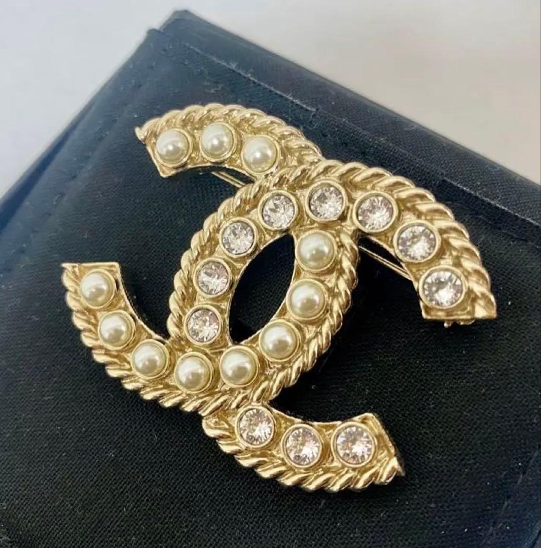 新品！CHANELシャネルCCロゴ ブローチ パールラインストーンゴールド色